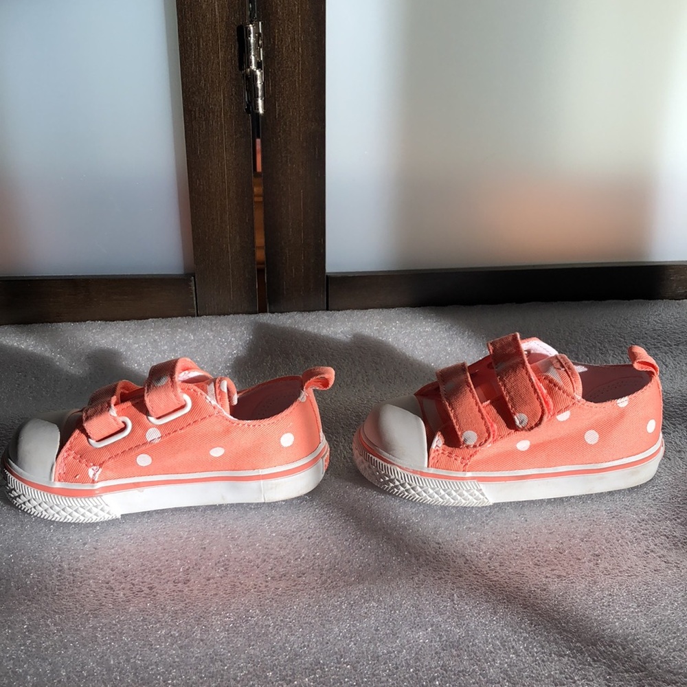 Gymboree baby sneakers sz 6 mo, orange sherbet w/ white polkadots, Velcro close - Picture 6 of 10